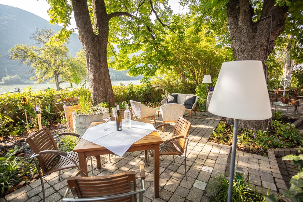 Donauwirt - Hotel Garni ไวส์เซินเคียร์เชิน อินแดร์ วาคเอา ภายนอก รูปภาพ